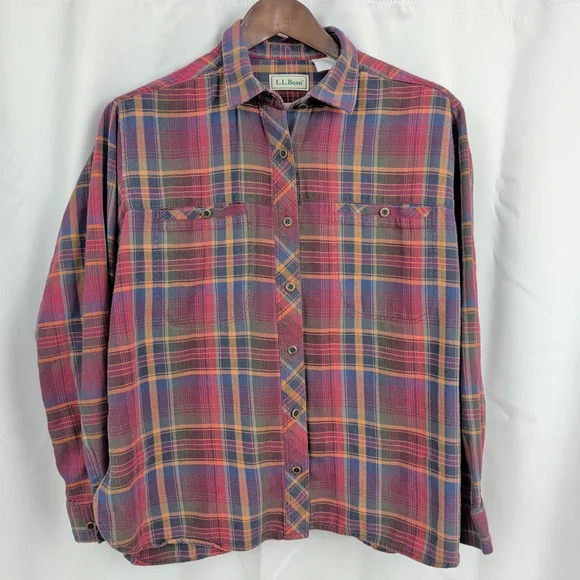 Ladies' Vintage LL Bean Plaid Button Up Shirt - Picture 9 of 9